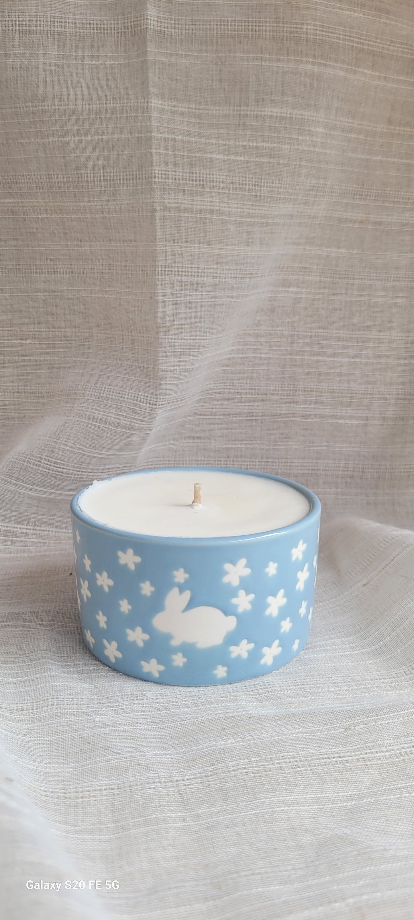 Blue embossed candle 200g