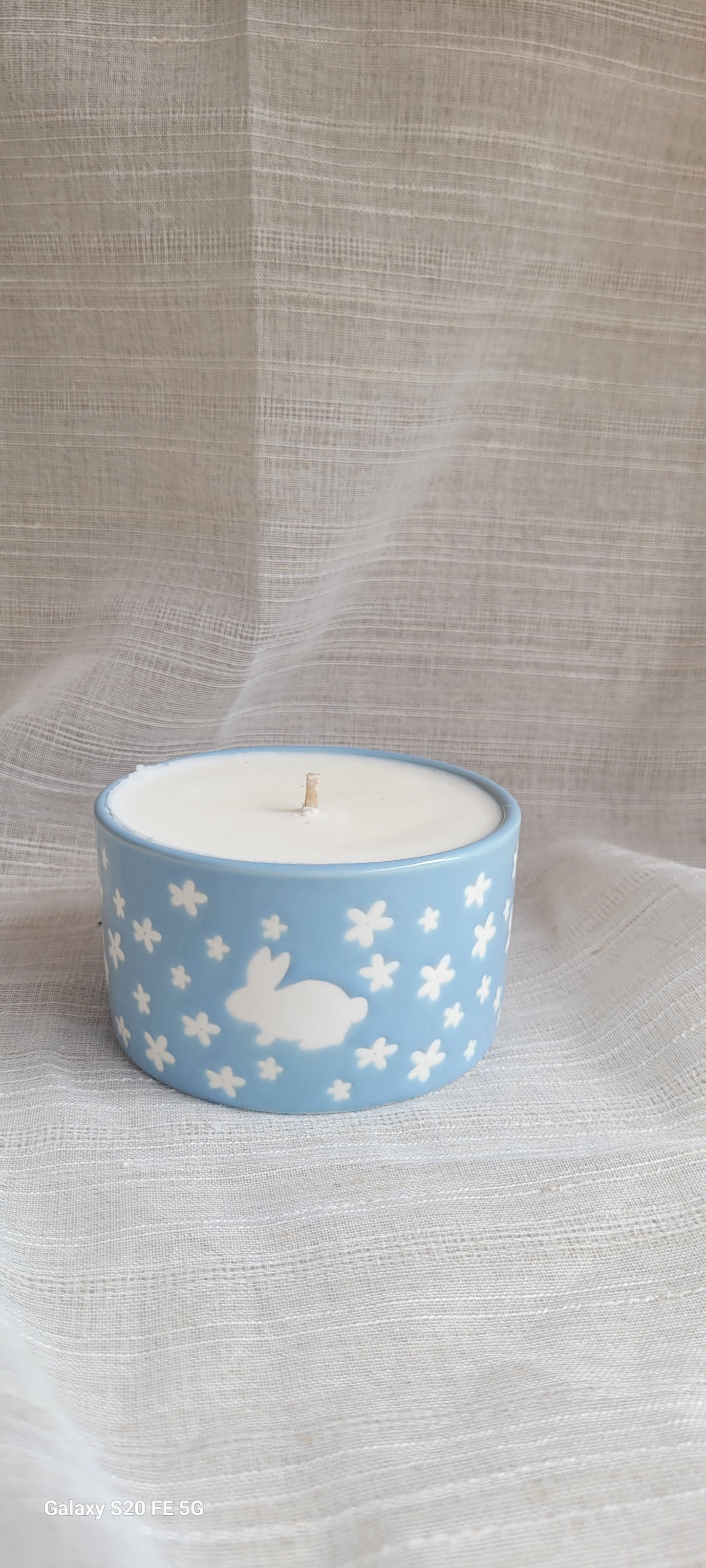 Blue embossed candle 200g