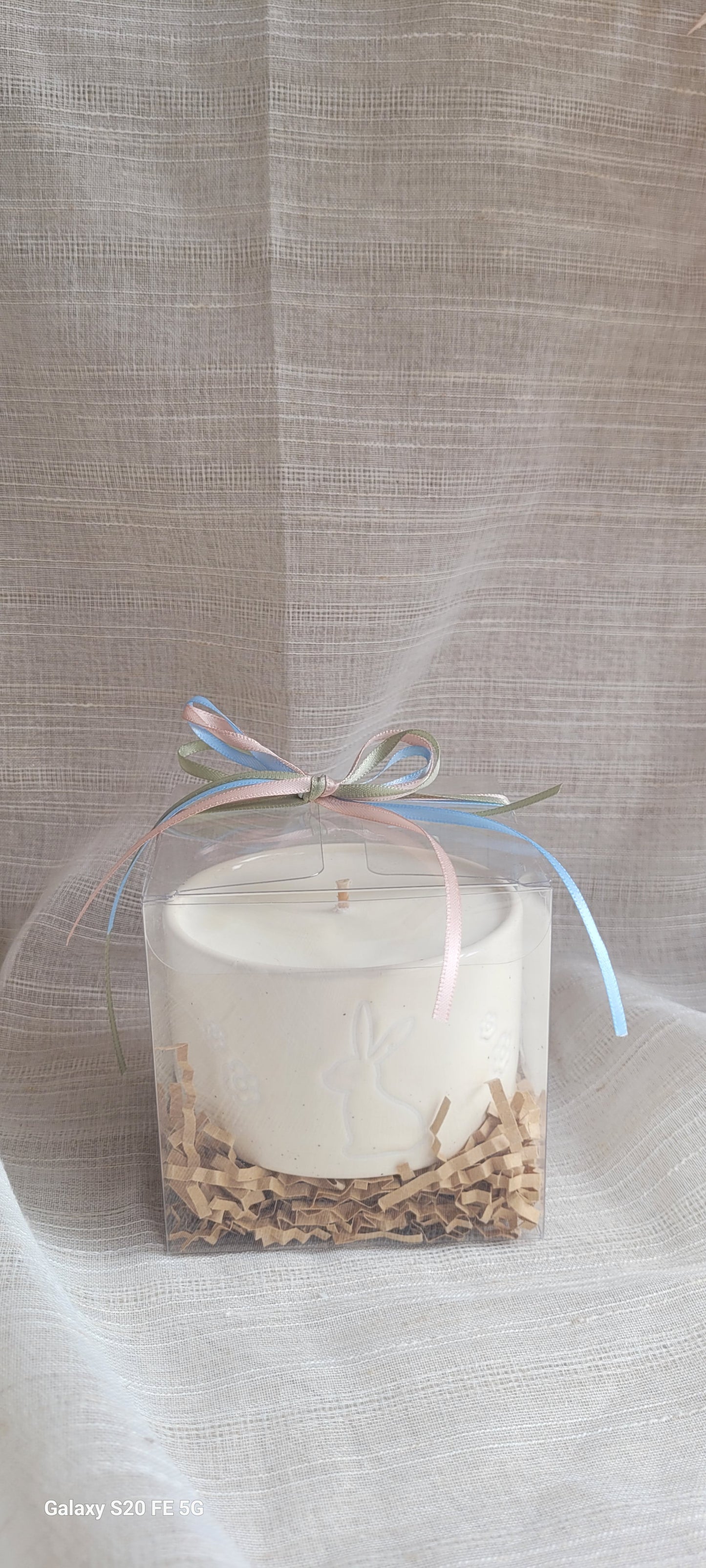 White embossed 200g candle